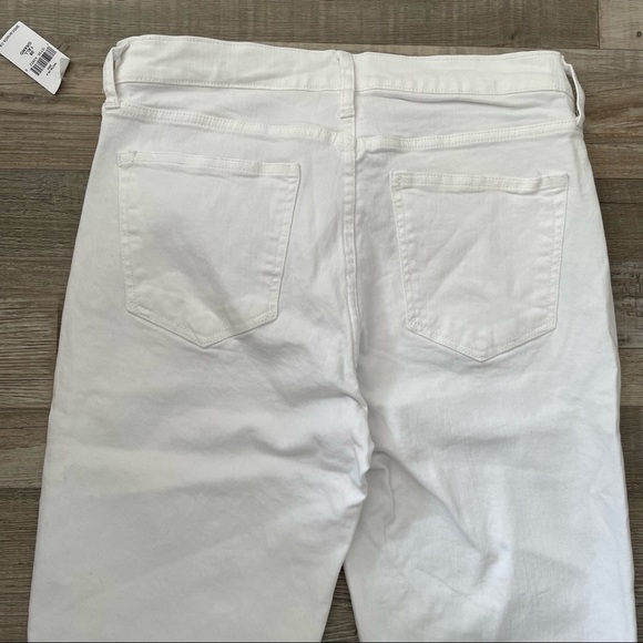 Gap Mid Rise True Skinny Tall Ankle Jeans in Optic White - Picture 7 of 10